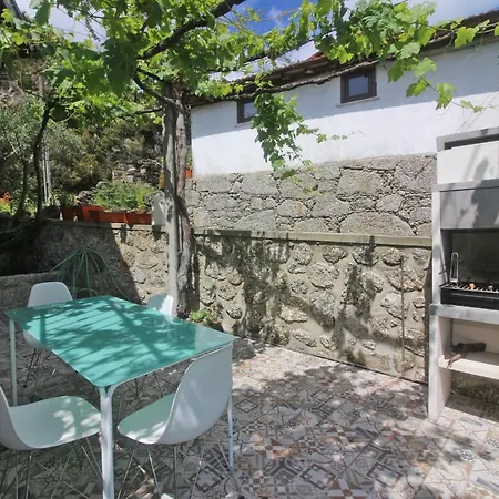 Cabaninhas House By Geres Casas 度假居